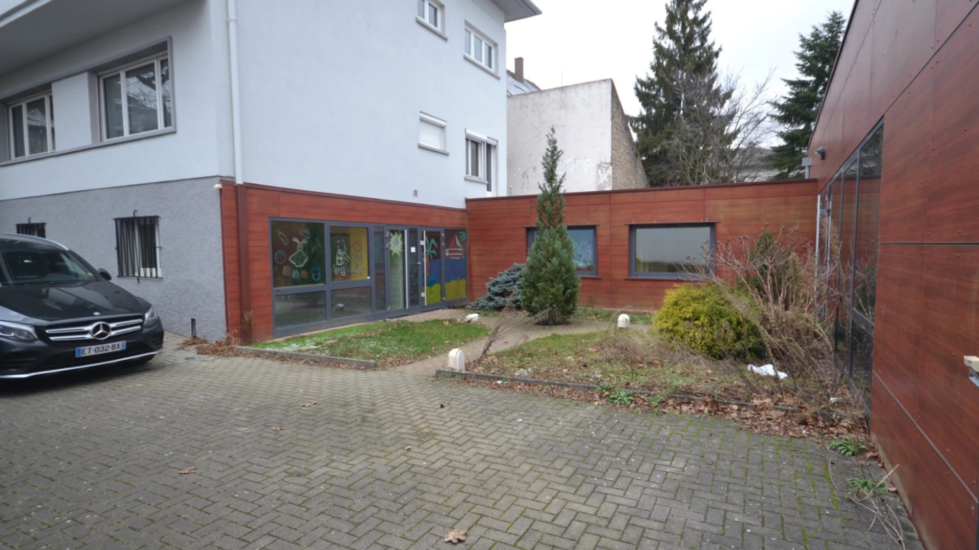 Strasbourg Robertsau Local 164 m2 Loué.