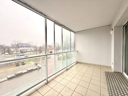 OSTWALD , beau 2 pièces de 56 m2 avec terrasse, parking.