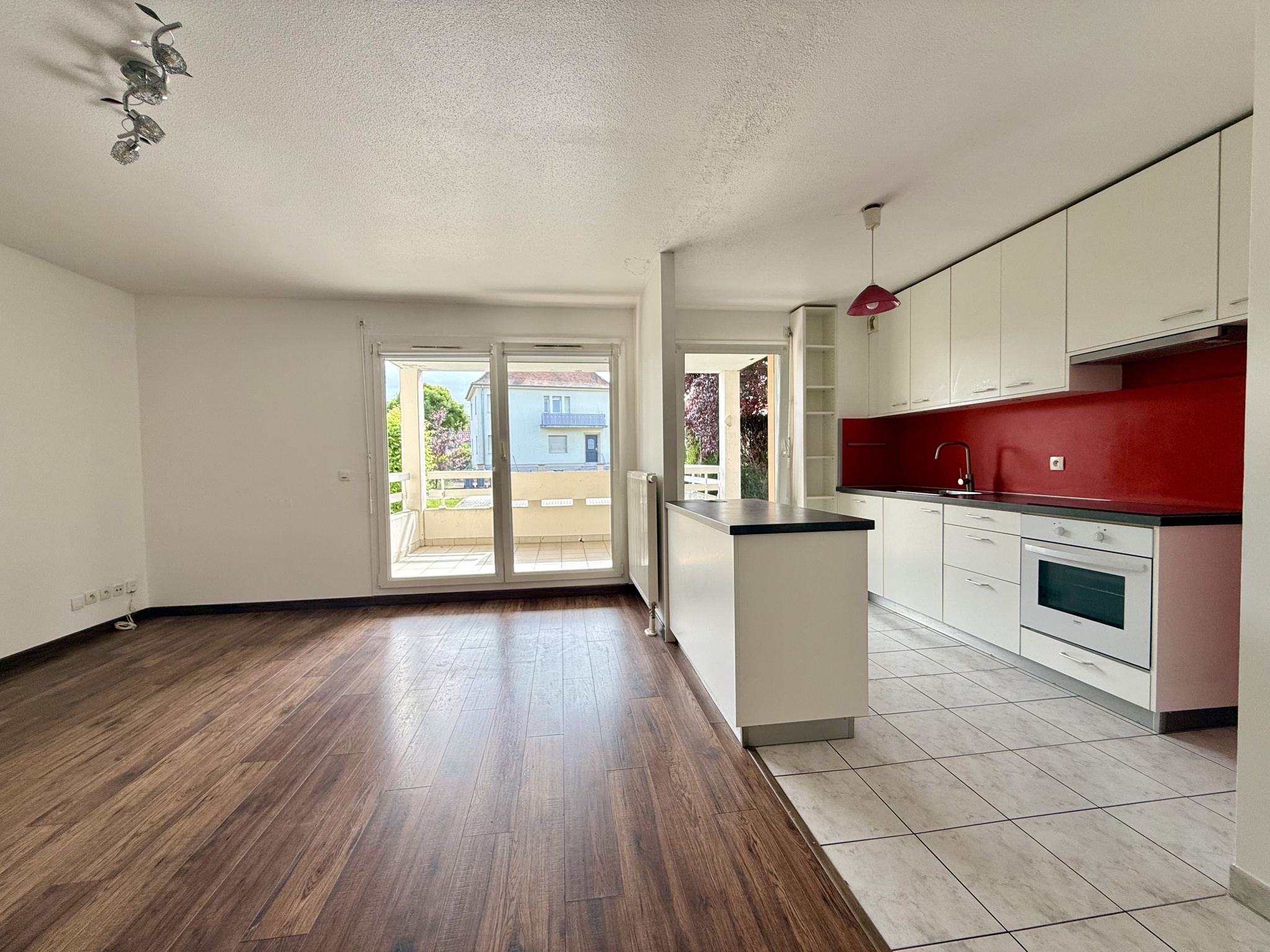 Beau F3 rez-de-jardin garage.