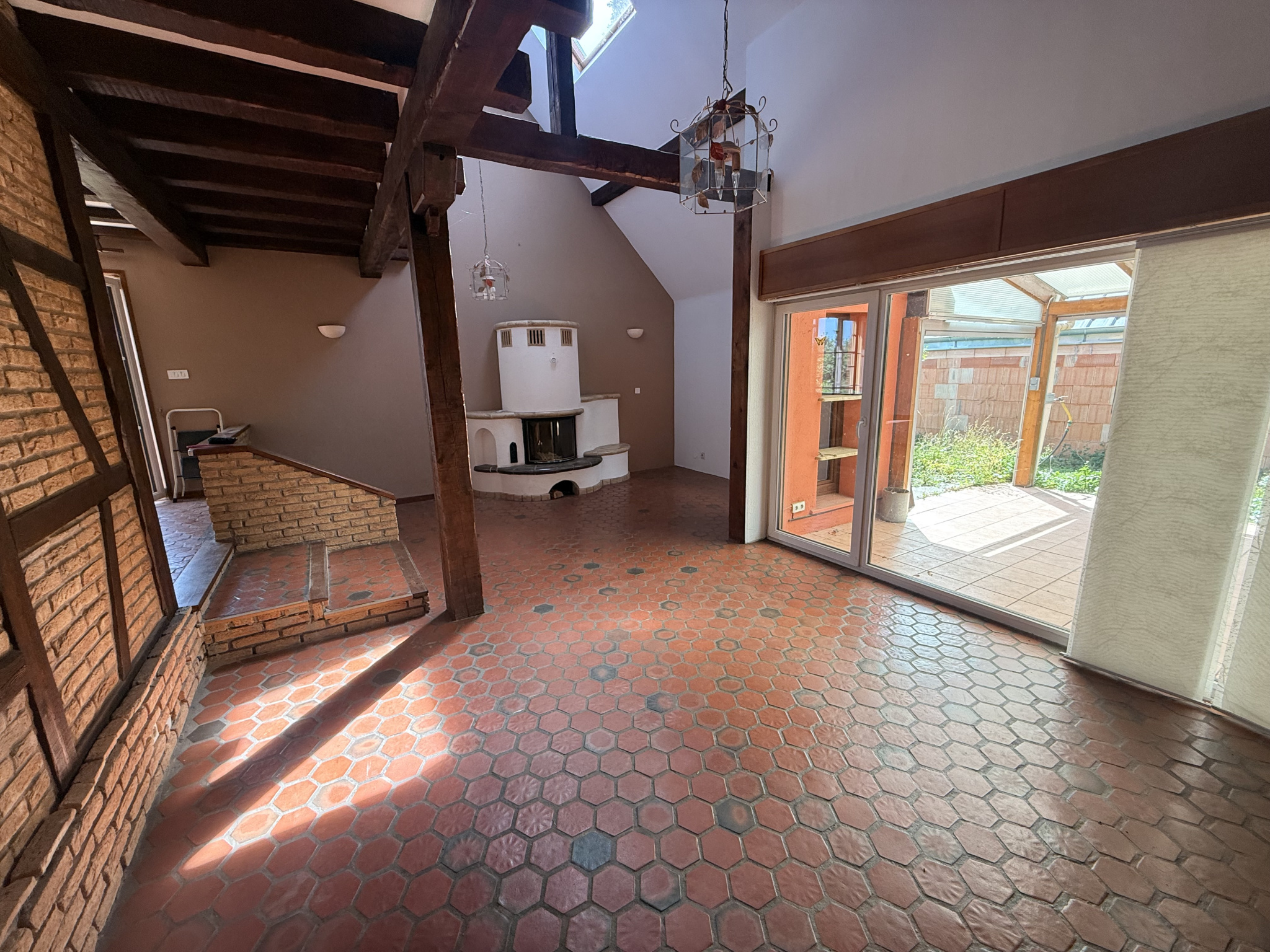 À saisir à Mundolsheim   Maison 6 pièces de 137 m2 habitables sur terrain verdoyant de 16,45 ares avec piscine