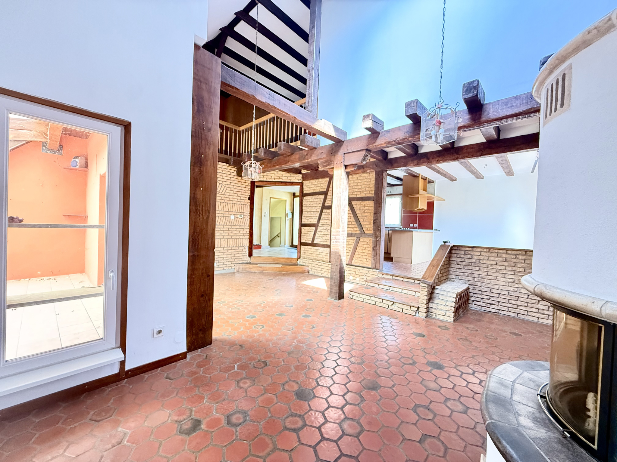 À saisir à Mundolsheim   Maison 6 pièces de 137 m2 habitables sur terrain verdoyant de 16,45 ares avec piscine