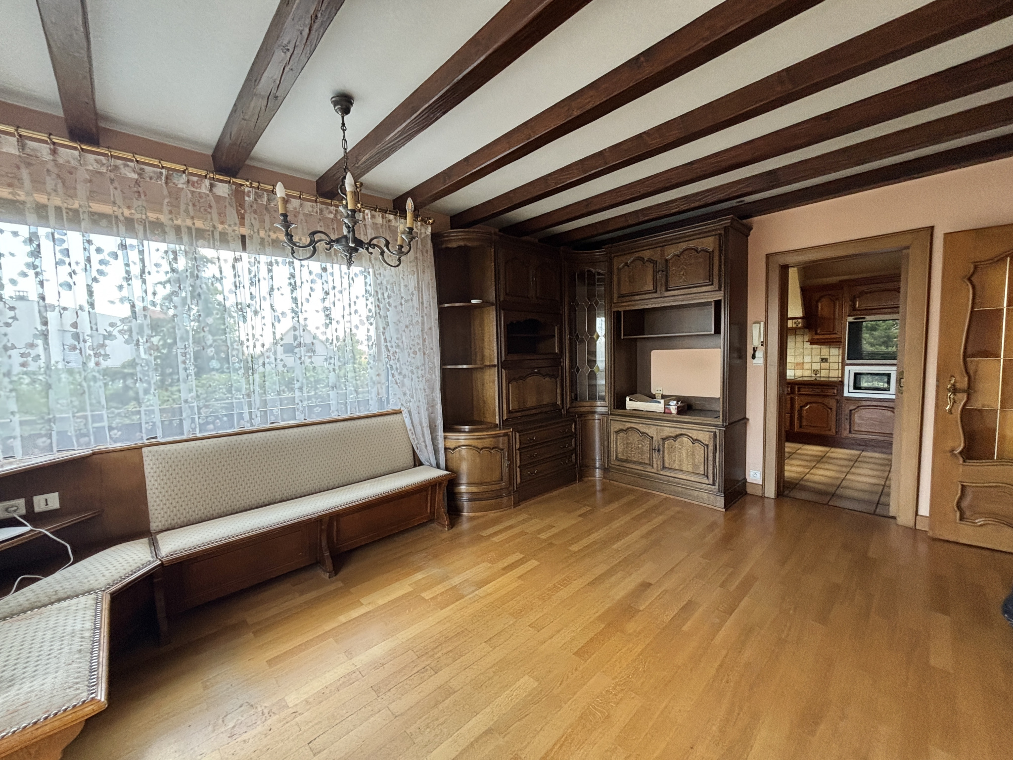 Élégante maison familiale de 220 m2 sur un magnifique terrain arboré de 15 ares