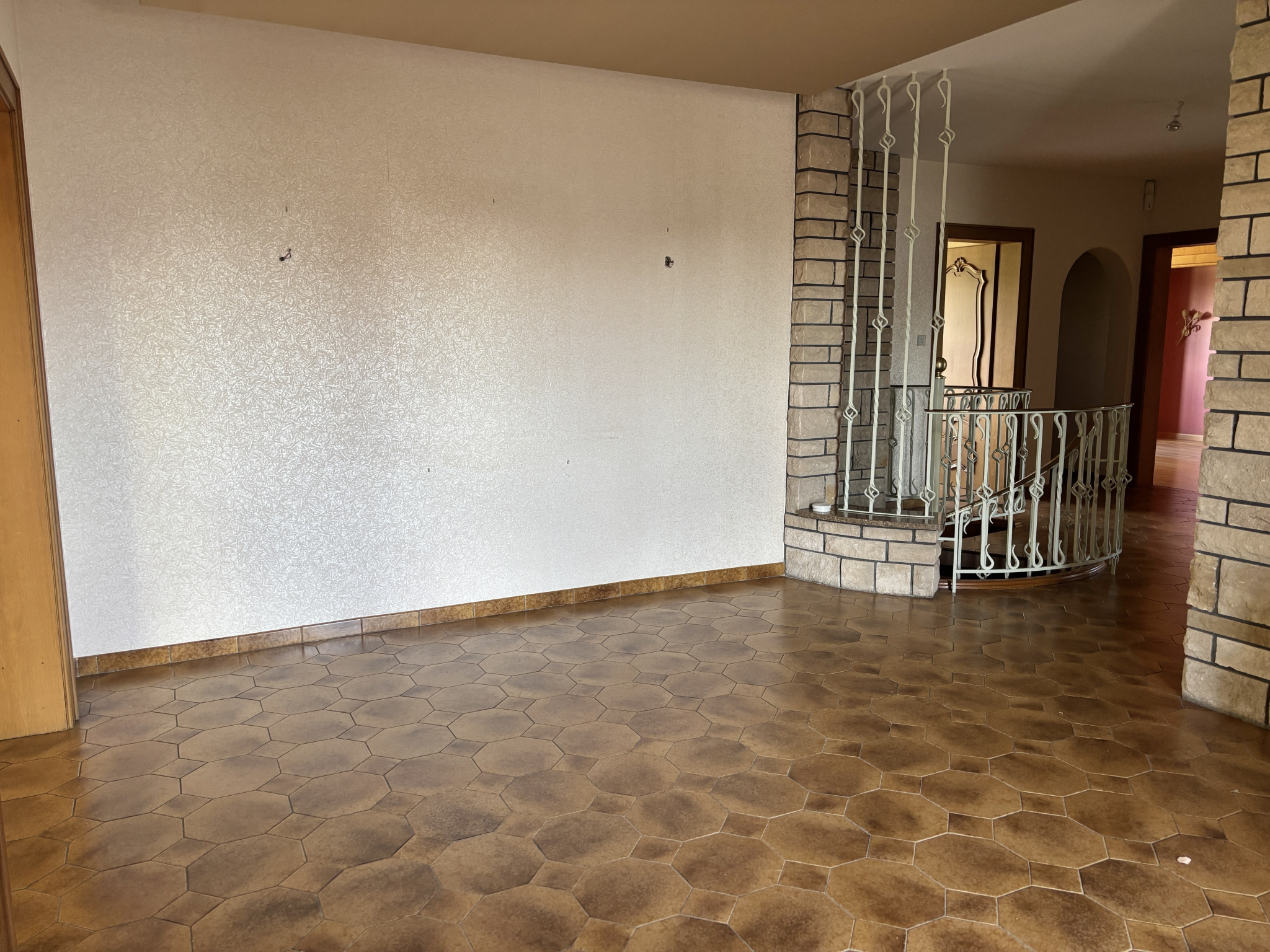 Élégante maison familiale de 220 m2 sur un magnifique terrain arboré de 15 ares