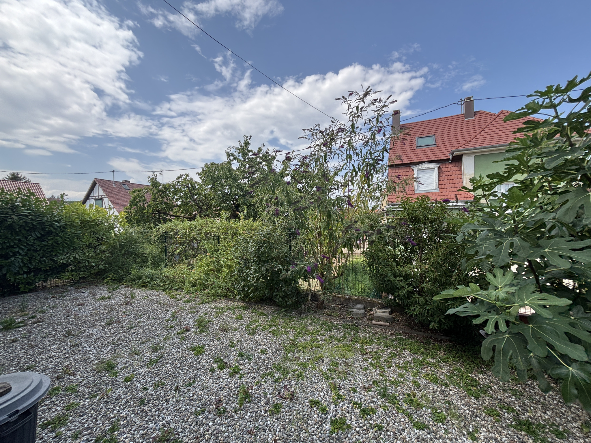 Maison avec grand jardin   Le compromis idéal entre appartement et maison !