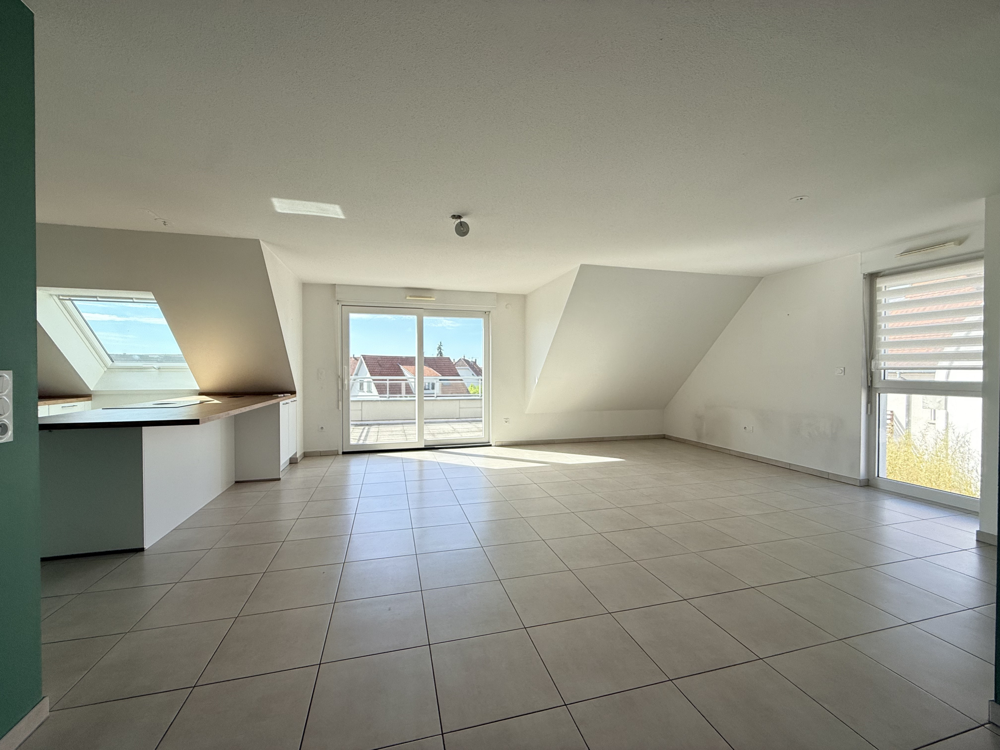 Appartement 3 pièces en attique   80,23 m2 habitables   96,57 m2 au sol
