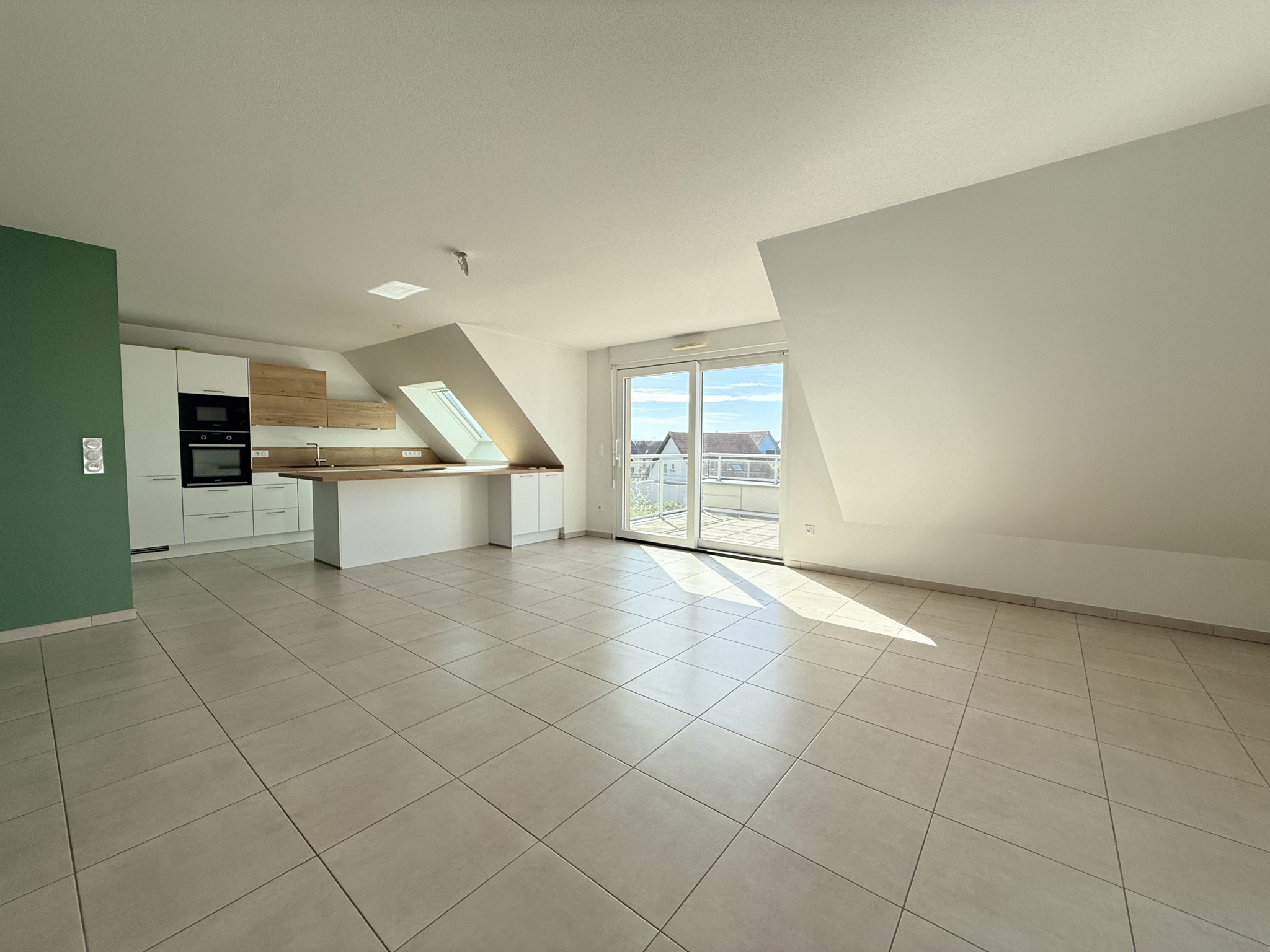 Appartement 3 pièces en attique   80,23 m2 habitables   96,57 m2 au sol