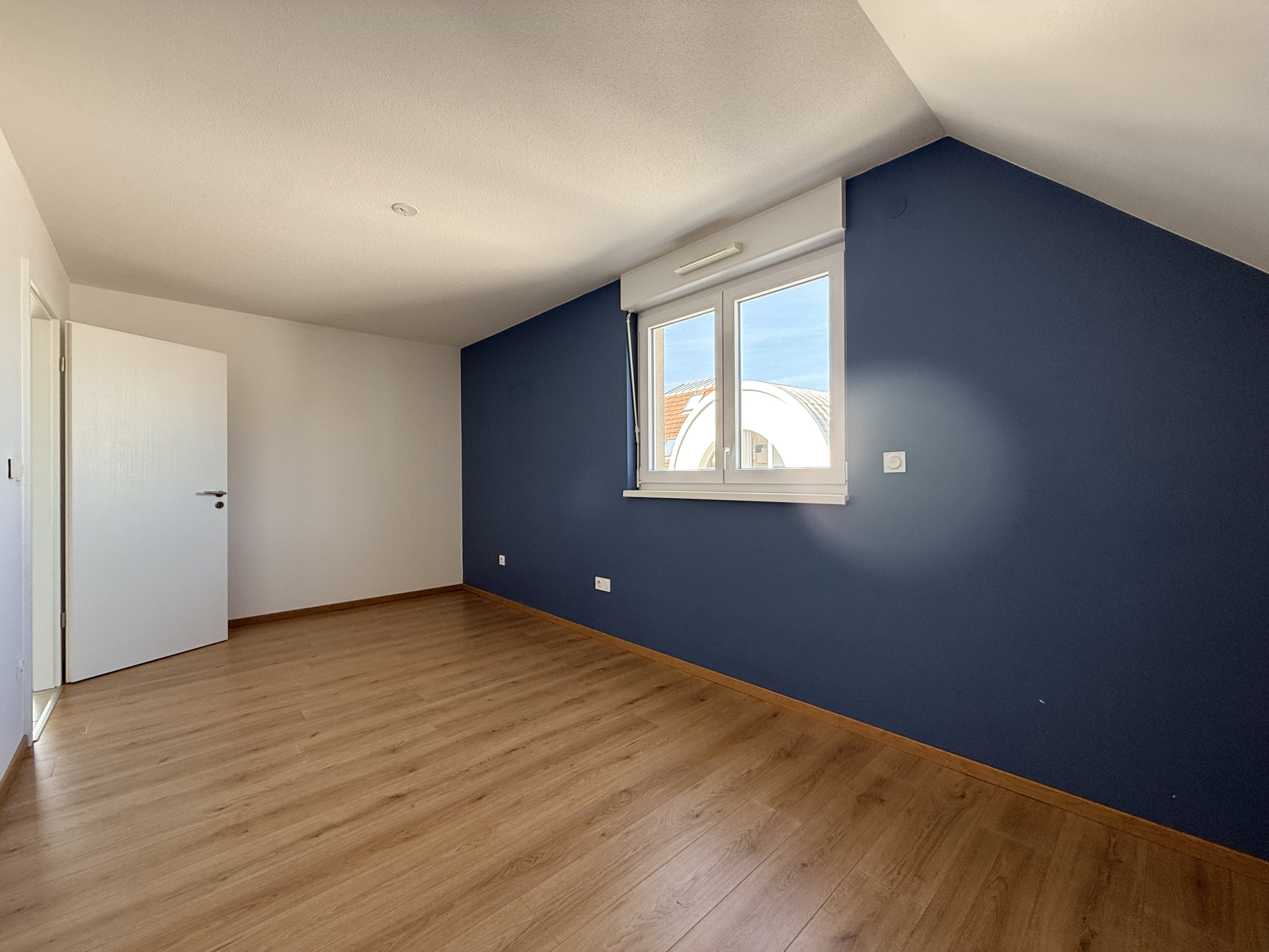Appartement 3 pièces en attique   80,23 m2 habitables   96,57 m2 au sol