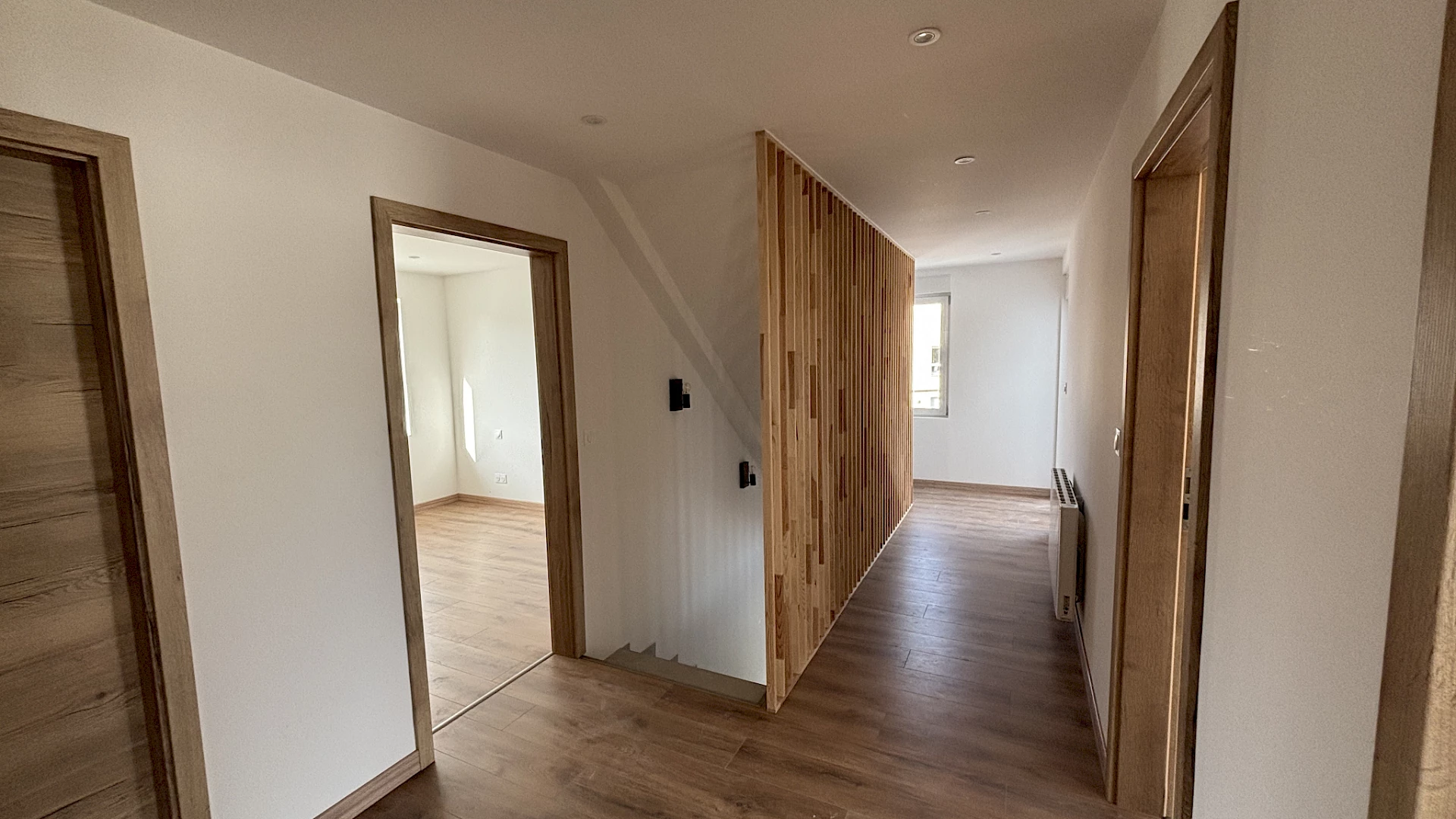 DUPLEX DE 125 M2   4 CHAMBRES   2 GARAGES + STUDIO INDÉPENDANT DE 25 M2