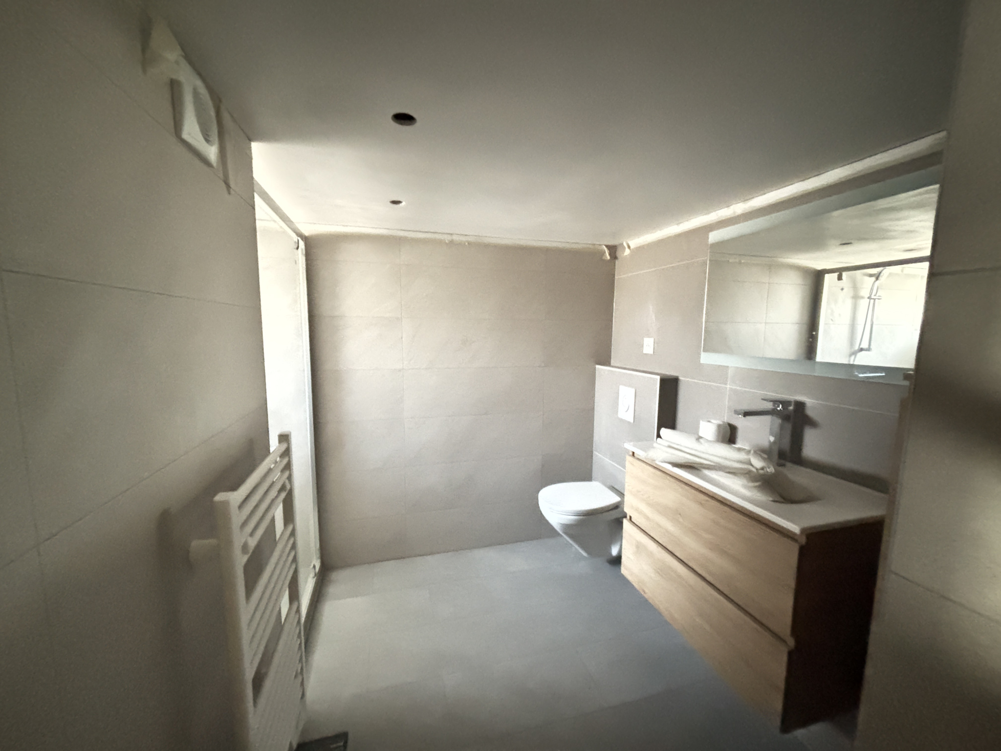 SOUSPLEX DE 100 M2   4 CHAMBRES   2 SALLES DE BAIN   ESPACE VERT & GARAGE