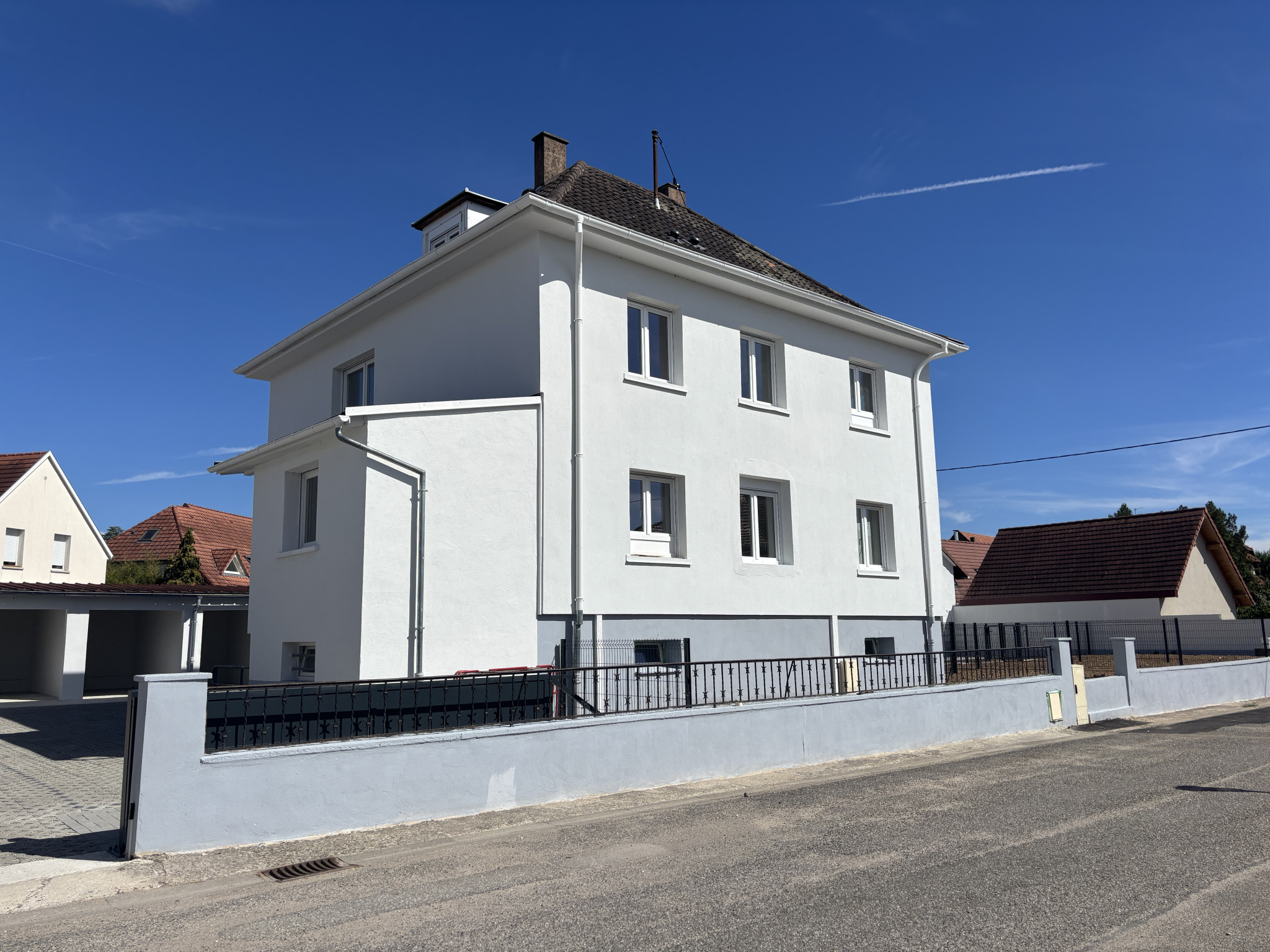 SOUSPLEX DE 100 M2   4 CHAMBRES   2 SALLES DE BAIN   ESPACE VERT & GARAGE