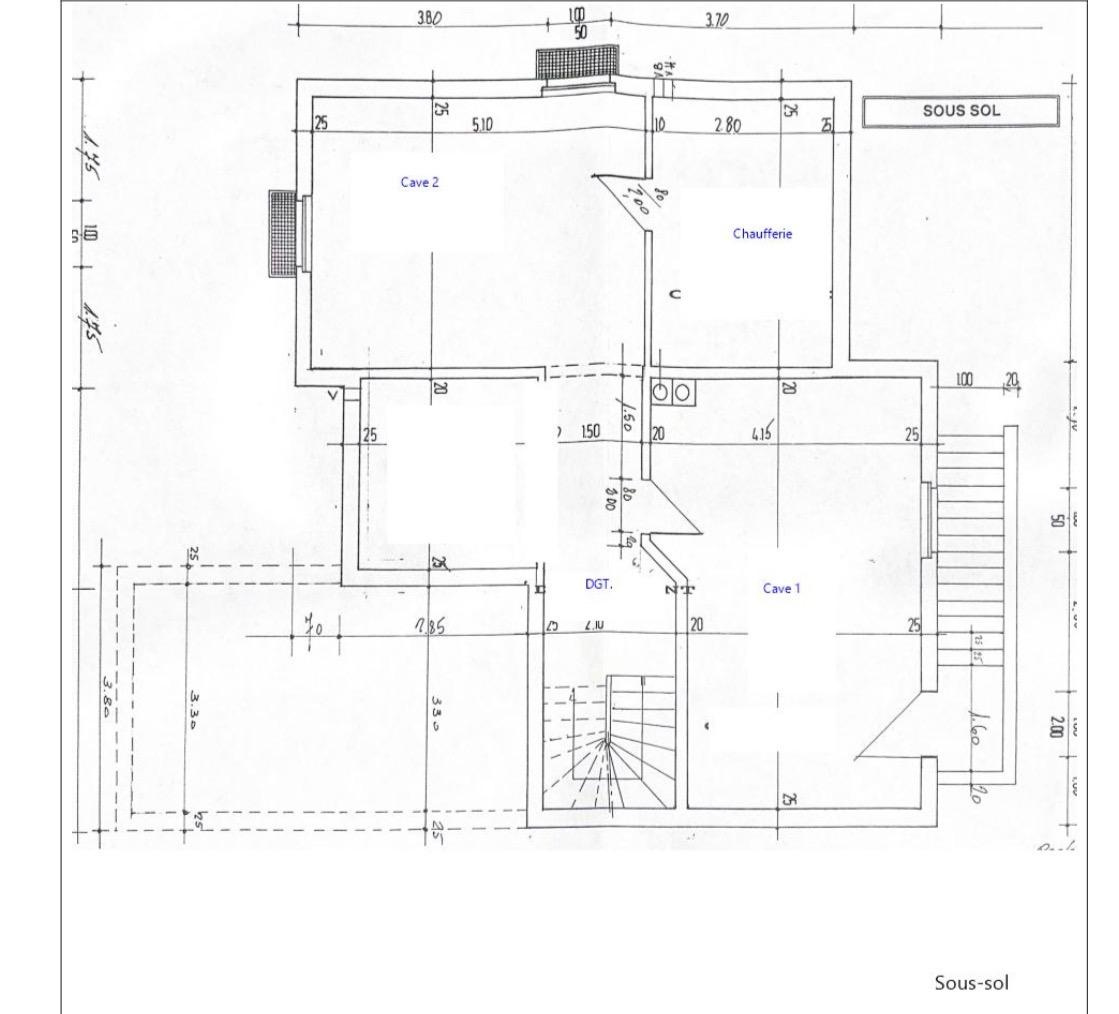 Maison familiale de 141 m2   28 ares   Calme & prestations récentes